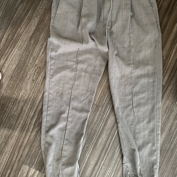Diors men’s pants zipper on the bottom very lovely